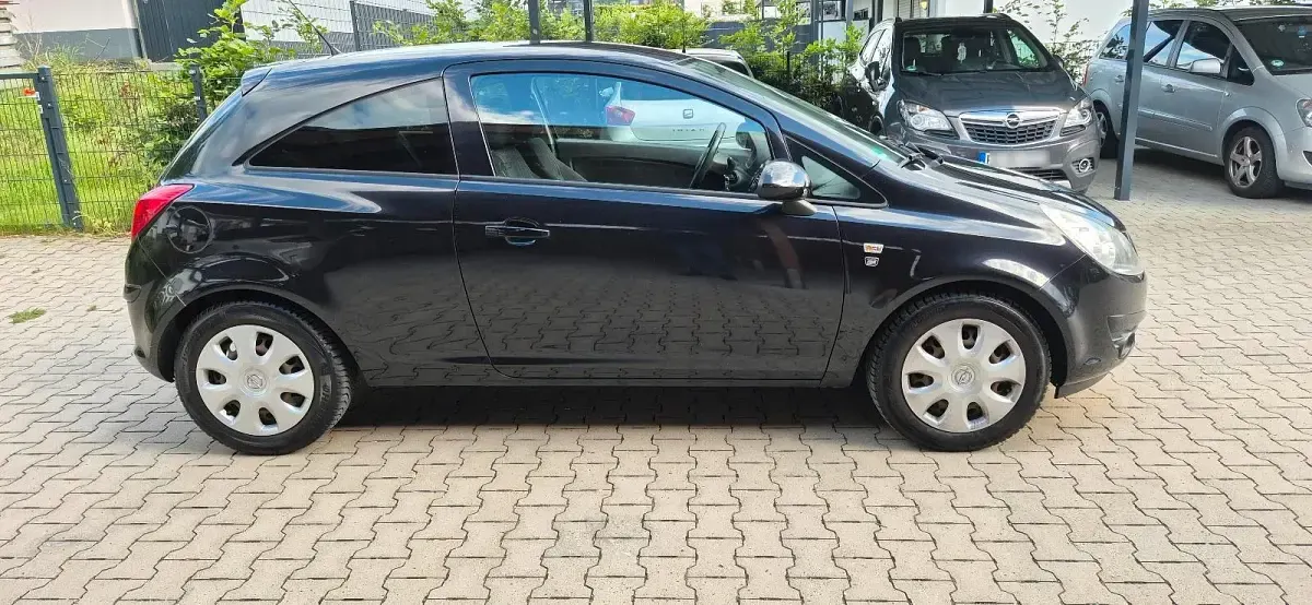 Gebraucht Opel Corsa 70 PS (51 kW) 2011 Schwarz Kleinwagen