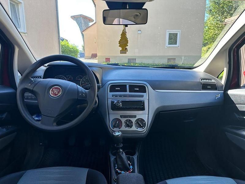 Rot Gebraucht 2009 Fiat Punto Active Kleinwagen | 2.000 € (Fairer Preis) - Bild 1/4