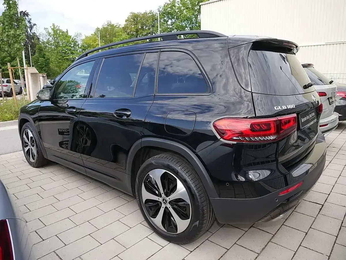 Gebraucht Mercedes GLB180 Progressive 136 PS (100 kW) 2023 Unilack nachtschwarz SUV