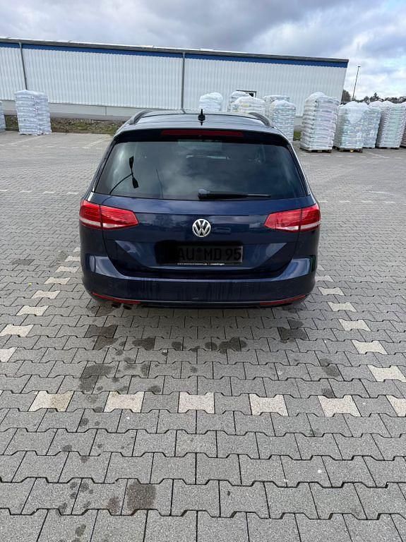 Gebraucht VW Passat Highline 190 PS (139 kW) 2015 Blau Kombi