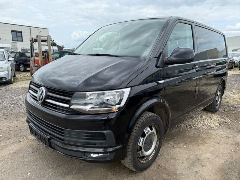 Schwarz Gebraucht 2018 VW T6 Van | 14.990 € - Bild 1/4