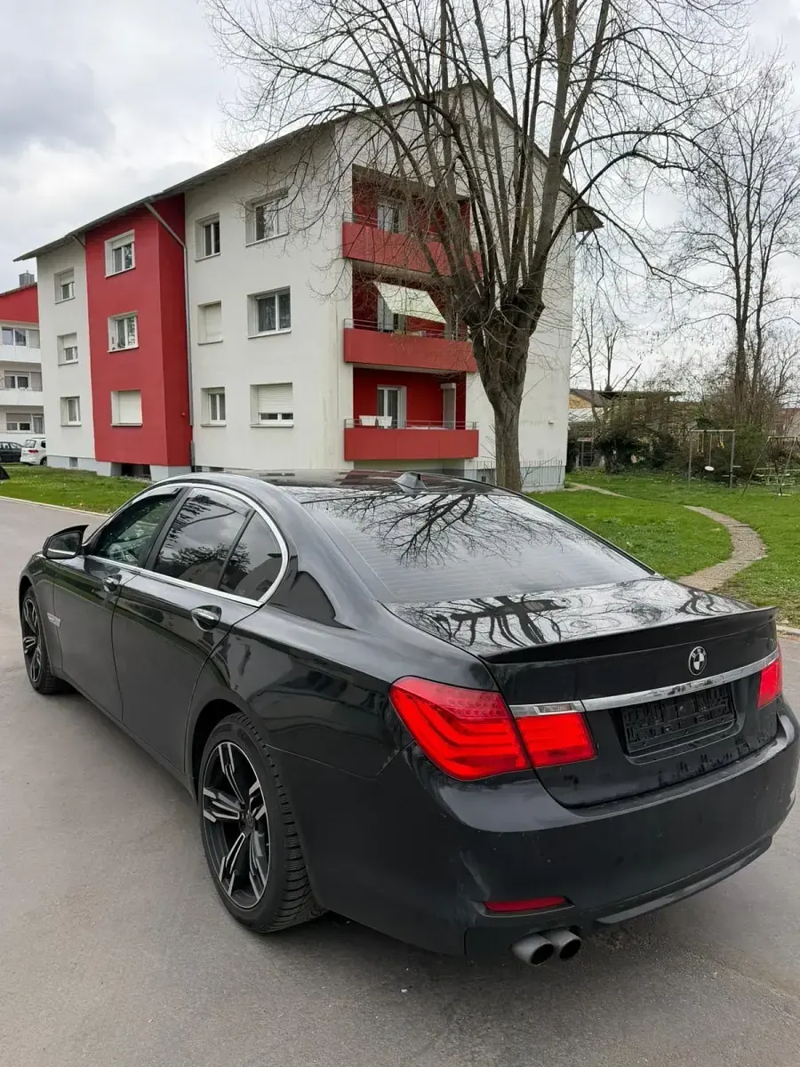 Second-hand BMW 730 245 CP (180 kW) 2008 Negru Berlinǎ
