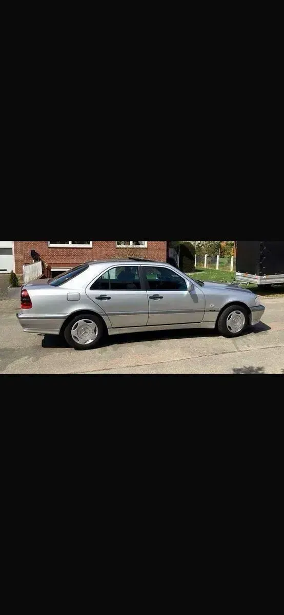 Gebraucht Mercedes C220 Elegance 95 PS (69 kW) 1998 Silber Limousine