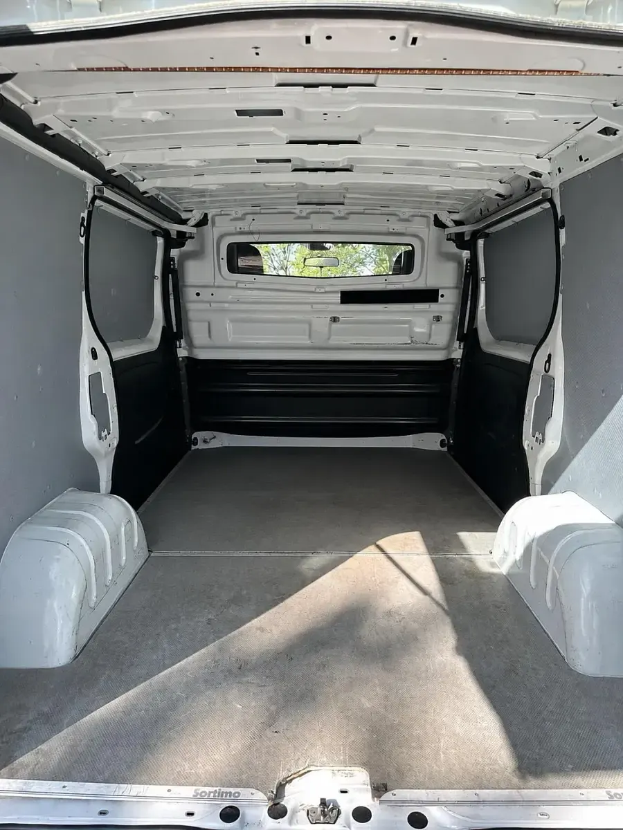 Gebraucht Renault Trafic Komfort 121 PS (88 kW) 2019 Weiß Van / Kleinbus