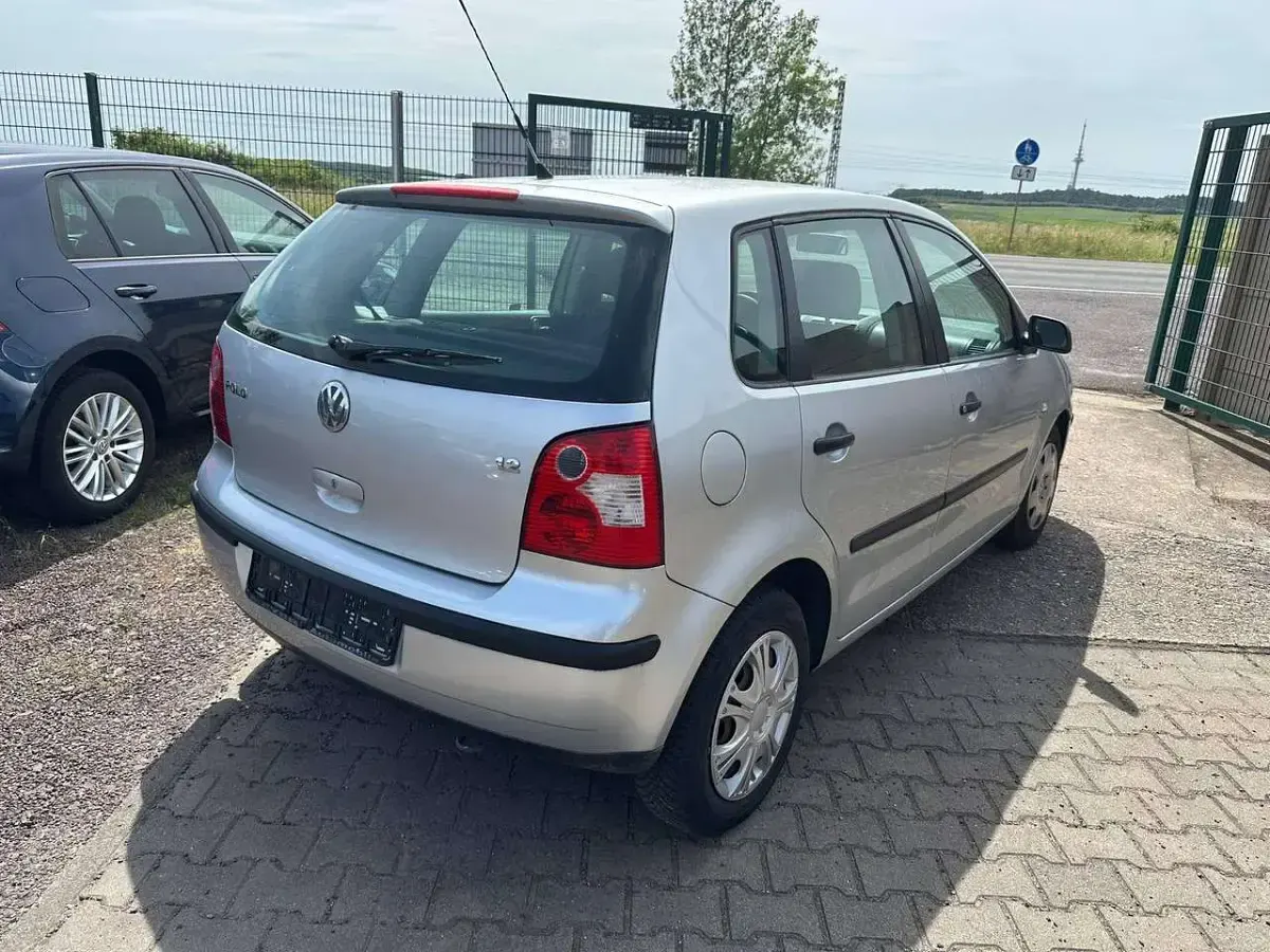 Gebraucht VW Polo 64 PS (47 kW) 2003 Silber Kleinwagen