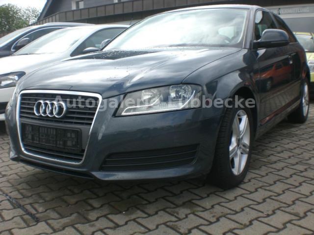 Gebraucht Audi A3 Attraction 125 PS (91 kW) 2010 Grau metallic