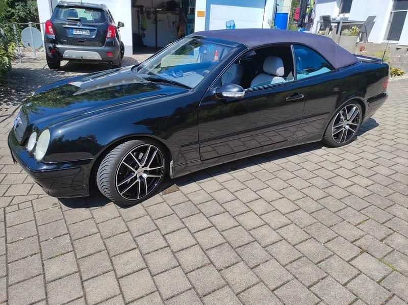 Gebraucht Mercedes CLK320 Elegance 218 PS (160 kW) 2000 Schwarz Cabrio