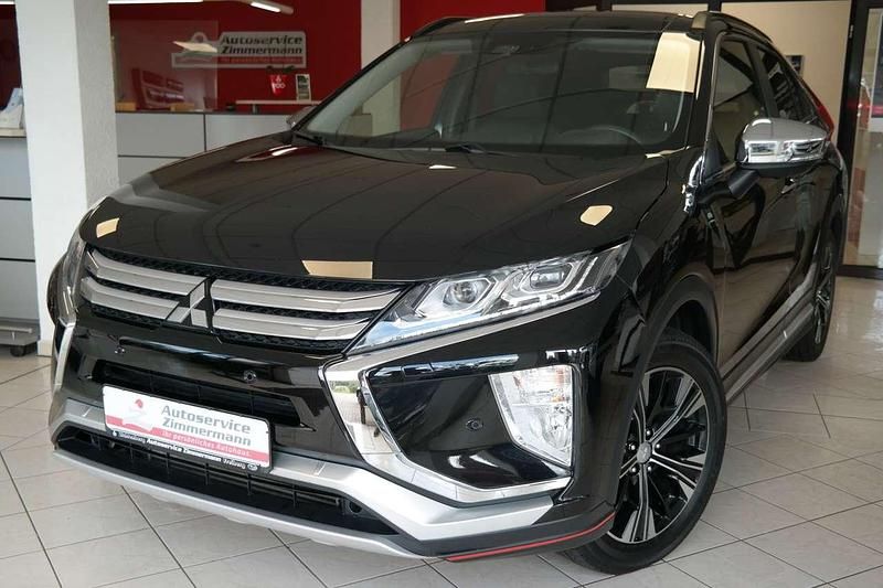 Pantherschwarz Gebraucht 2018 Mitsubishi Eclipse Cross Top SUV | 19.970 € (Etwas zu teuer) - Bild 1/4