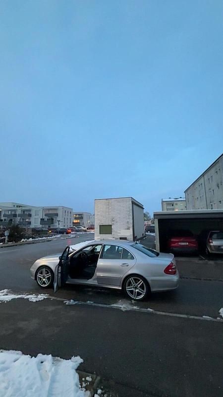 Gebraucht Mercedes E320 204 PS (150 kW) 2004 Silber Limousine