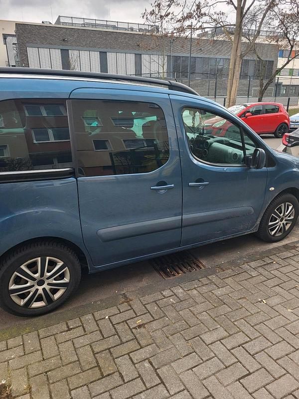 Gebraucht Peugeot Partner Tepee 73 PS (53 kW) 2016 Blau Van / Kleinbus