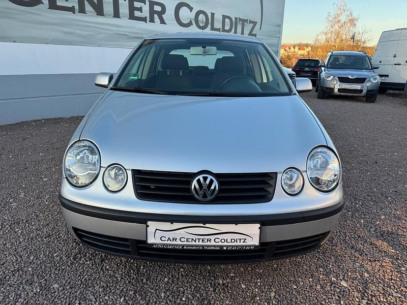 Gebraucht VW Polo 64 PS (47 kW) 2004 Silber Kleinwagen