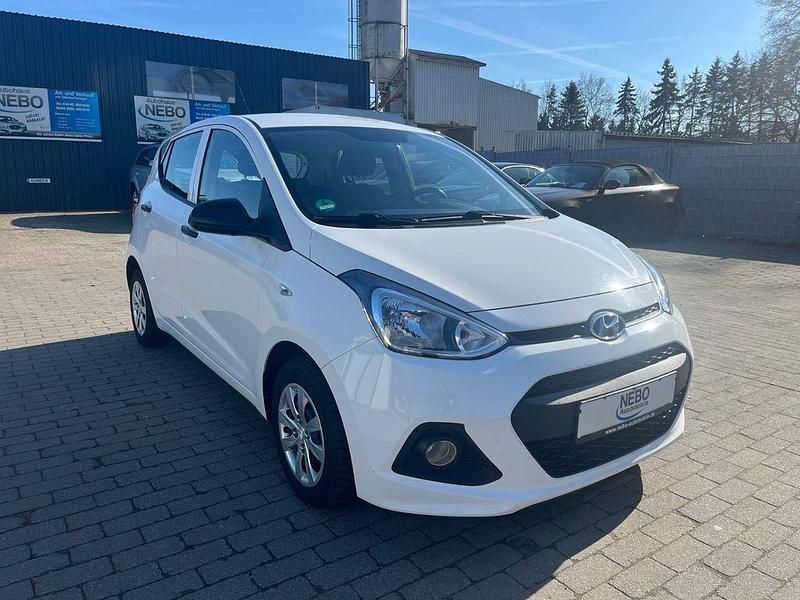 Gebraucht Hyundai i10 Classic 67 PS (49 kW) 2015 Weiß Kleinwagen