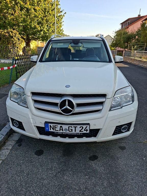 Weiß Gebraucht 2009 Mercedes GLK220 SUV | 7.250 € (Fairer Preis) - Bild 1/4