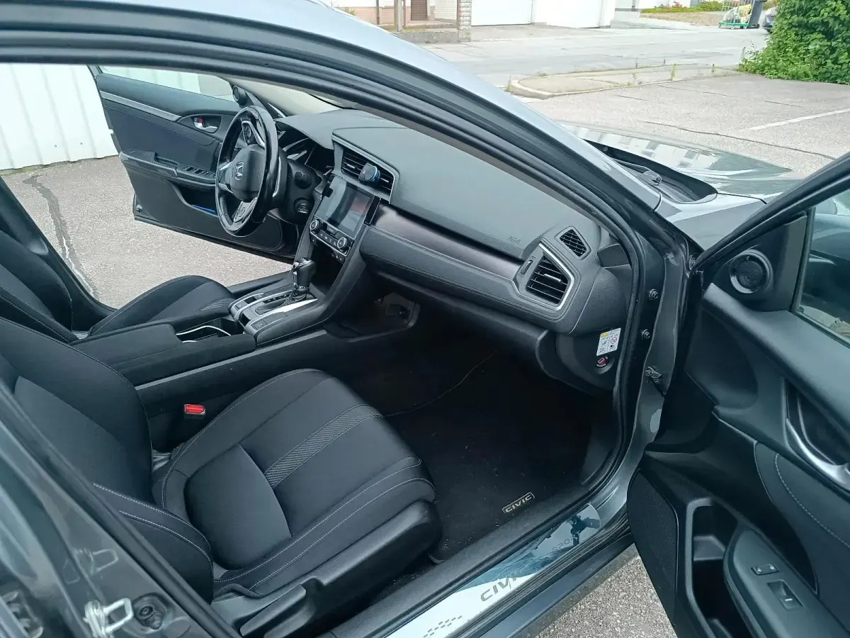 Gebraucht Honda Civic Hybrid 180 PS (132 kW) 2018 Grau Limousine