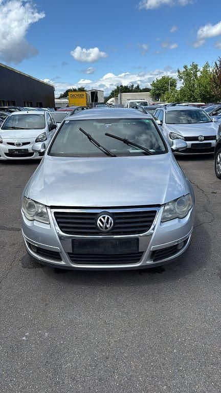 Silber Gebraucht 2007 VW Passat Sportline Kombi | 999 € (Superpreis) - Bild 1/4