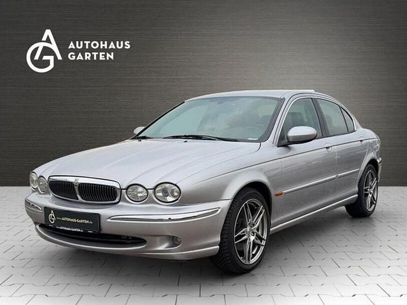 Silber Gebraucht 2002 Jaguar X-type Executive Limousine | 3.950 € (Fairer Preis) - Bild 1/3