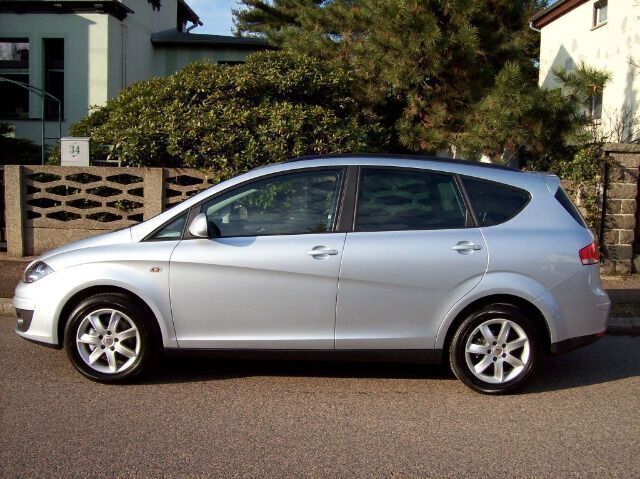 Gebraucht Seat Altea XL 105 PS (77 kW) 2010 Silber metallic Van / Kleinbus