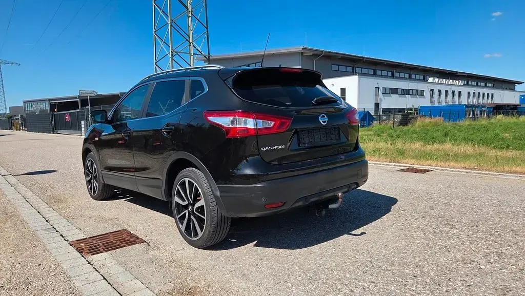 Gebraucht Nissan Qashqai Tekna 131 PS (96 kW) 2016 Schwarz SUV