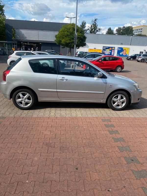 Gebraucht Toyota Corolla 97 PS (71 kW) 2003 Grau Kleinwagen