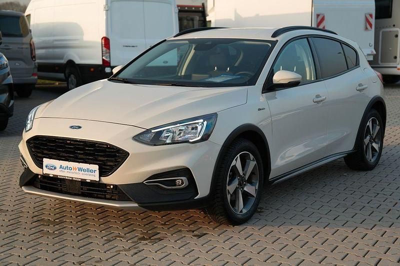 Gebraucht Ford Focus Active 155 PS (114 kW) 2021 Weiß Limousine