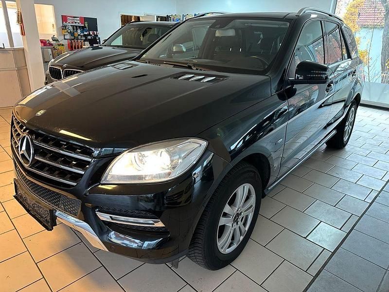 Gebraucht Mercedes ML250 204 PS (150 kW) 2011 Schwarz SUV