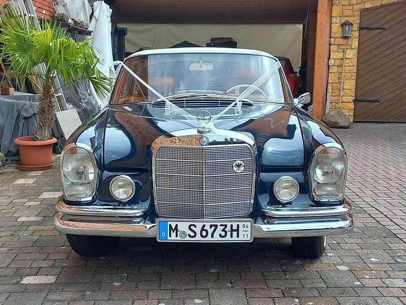Blau Gebraucht 1966 Mercedes 250 Coupé | 48.000 € - Bild 1/4