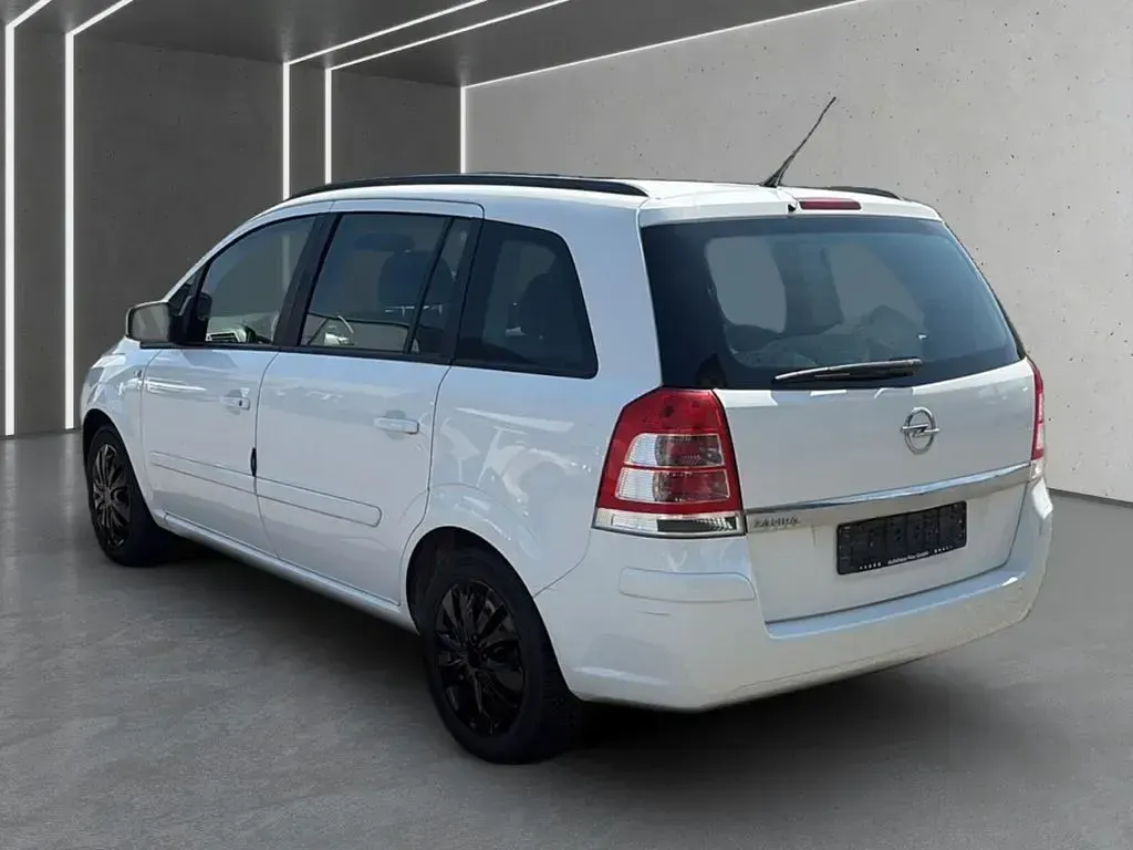 Gebraucht Opel Zafira Family 140 PS (102 kW) 2014 Weiß Van / Kleinbus