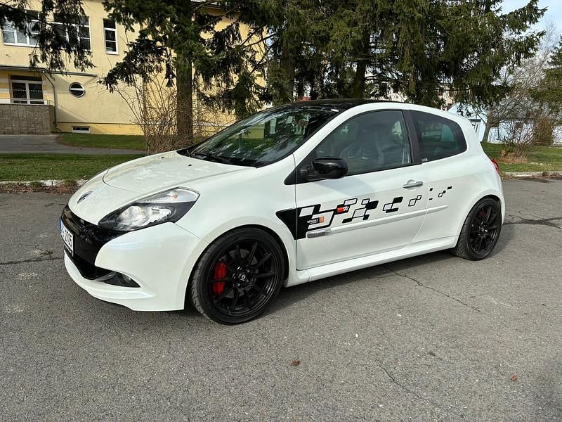 Gebraucht Renault Clio R.S. R.S. 201 PS (147 kW) 2011 Weiß Kleinwagen