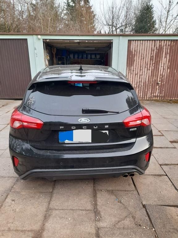 Gebraucht Ford Focus ST-Line 125 PS (91 kW) 2018 Schwarz Limousine