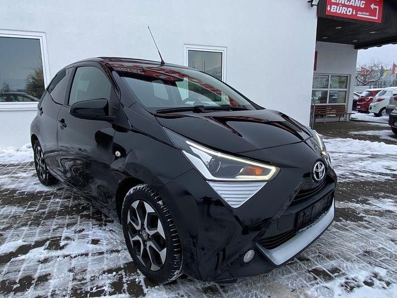 Gebraucht Toyota Aygo x-sky 72 PS (52 kW) 2021 Schwarz Kleinwagen