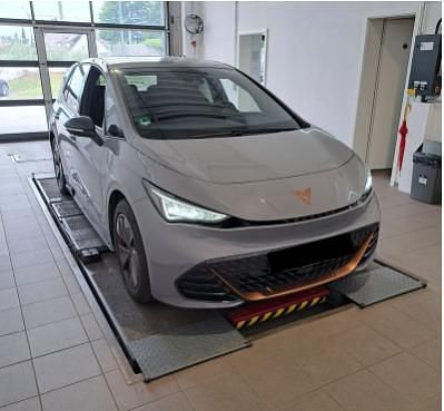 Gebraucht Cupra Born 150 kW (204 PS) 2023 Vapor grau Kleinwagen