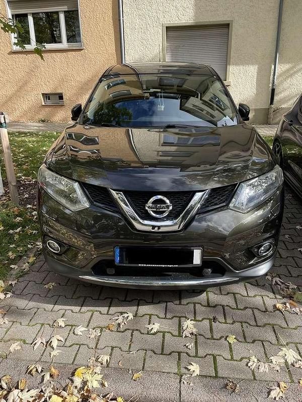 Grün Gebraucht 2015 Nissan X-Trail 360º SUV | 14.500 € (Fairer Preis) - Bild 1/4