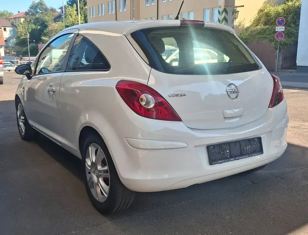 Gebraucht Opel Corsa Active 87 PS (63 kW) 2013 Weiß Kleinwagen