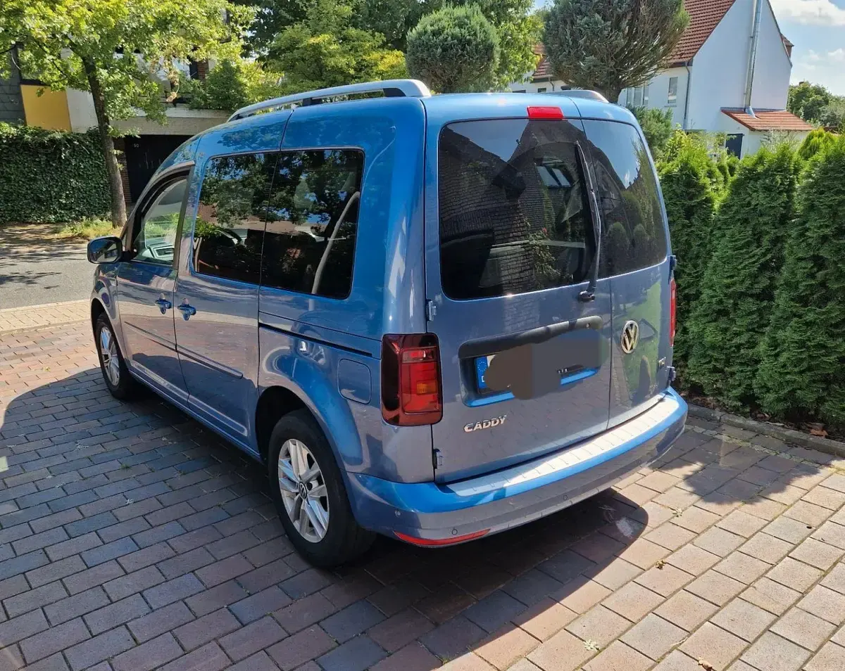 Gebraucht VW Caddy Comfortline 102 PS (75 kW) 2017 Blau Van / Kleinbus