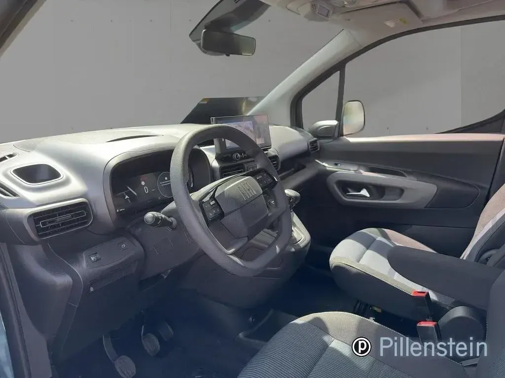 Neu Fiat Doblò 102 PS (75 kW) 2025 Blau Van / Kleinbus