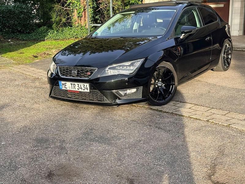 Schwarz Gebraucht 2016 Seat Leon SC FR Kleinwagen | 14.450 € (Teuer) - Bild 1/4