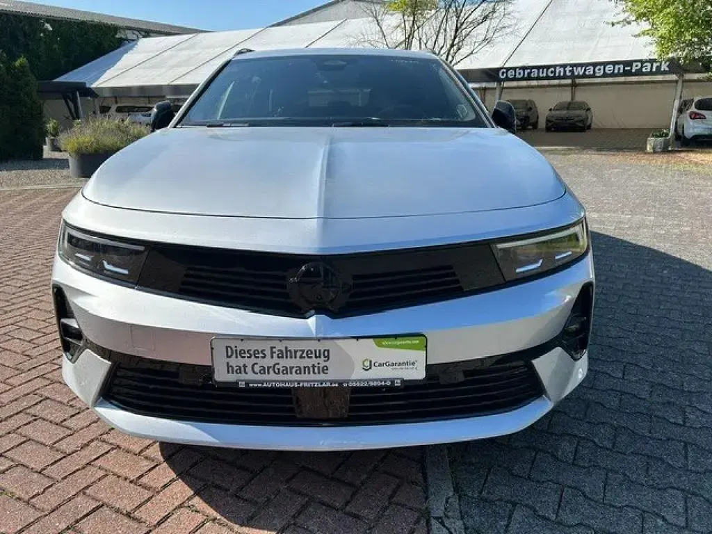 Gebraucht Opel Astra 131 PS (96 kW) 2024 Silbergrau Kleinwagen