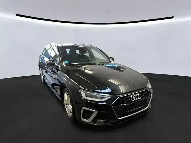 Gebraucht Audi A4 S-Line 150 PS (110 kW) 2022 Schwarz Kombi