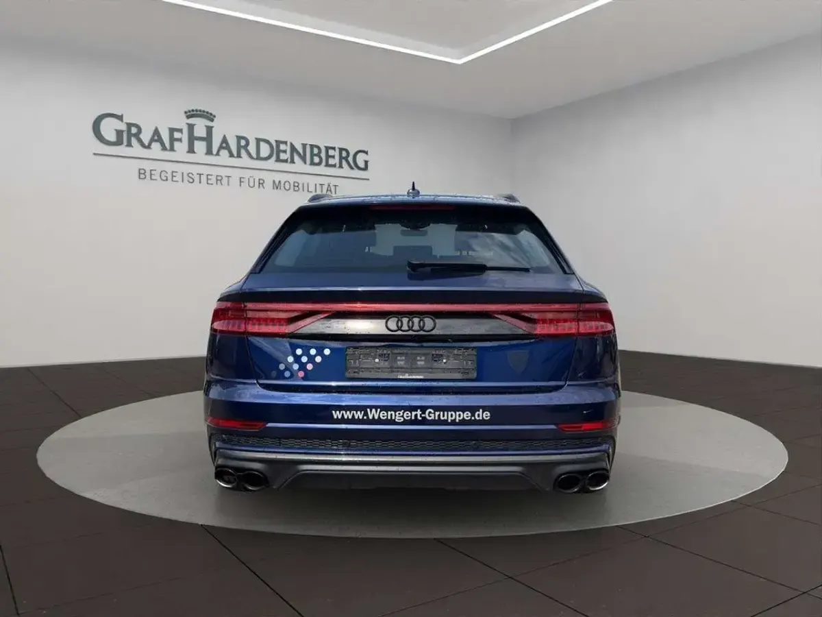 Gebraucht Audi SQ8 Competition 507 PS (372 kW) 2023 Navarrablau metallic SUV