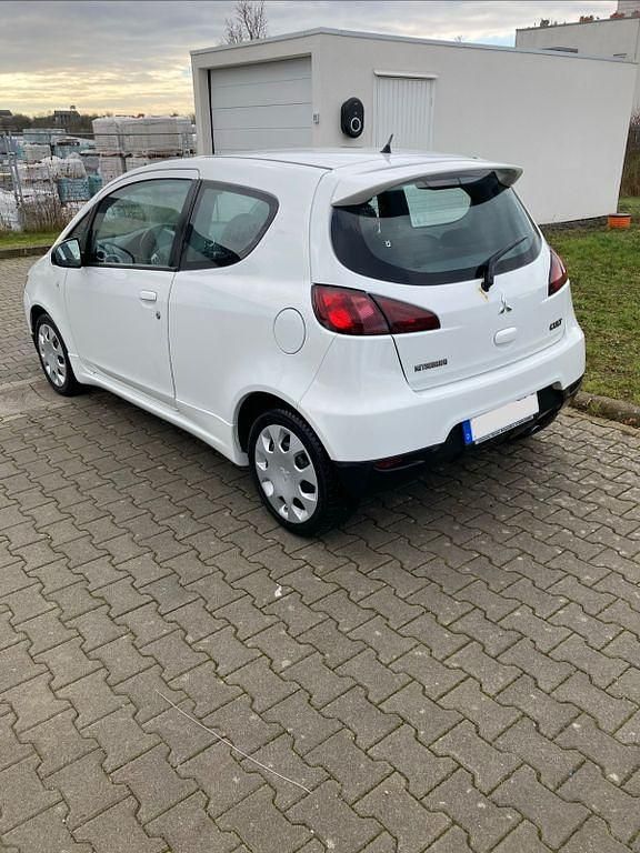 Gebraucht Mitsubishi Colt 95 PS (69 kW) 2010 Weiß Kleinwagen