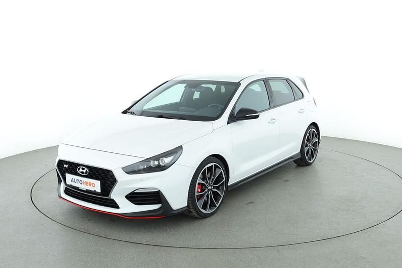 Weiß Gebraucht 2018 Hyundai i30 N Performance Limousine | 20.950 € (Fairer Preis) - Bild 1/3