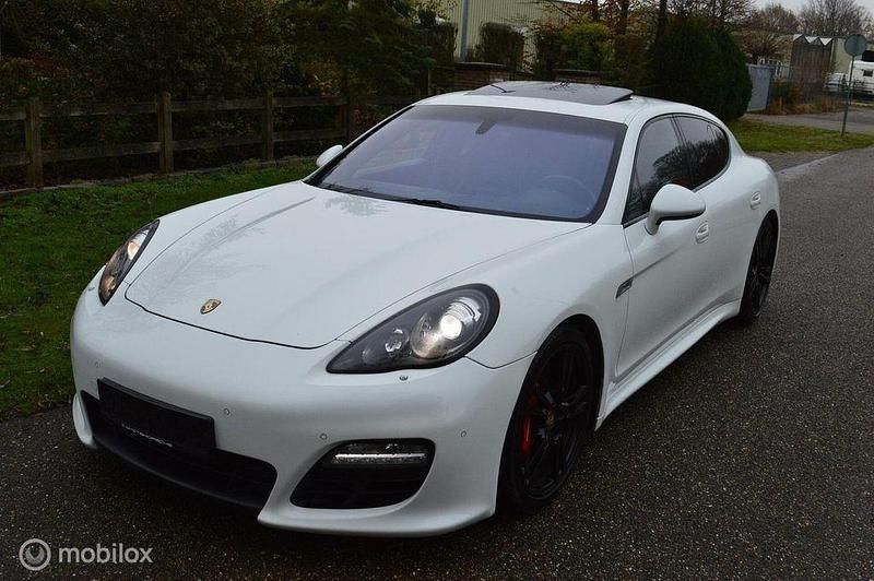 Second-hand Porsche Panamera 250 CP (183 kW) 2012 Alb Berlinǎ
