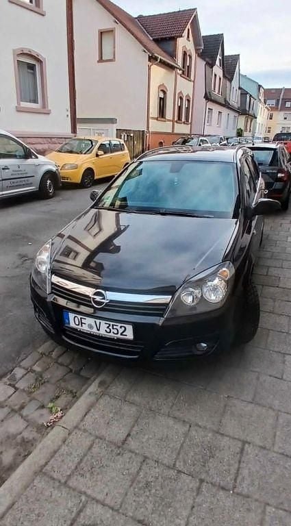 Gebraucht Opel Astra Edition 125 PS (91 kW) 2005 Schwarz Limousine