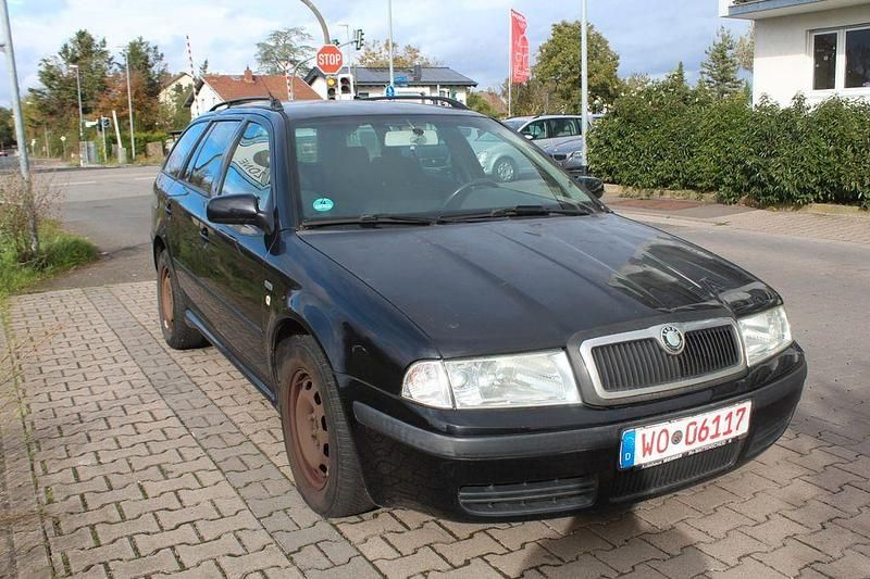 Schwarz Gebraucht 2004 Skoda Octavia Tour Kombi | 1.500 € (Guter Preis) - Bild 1/4
