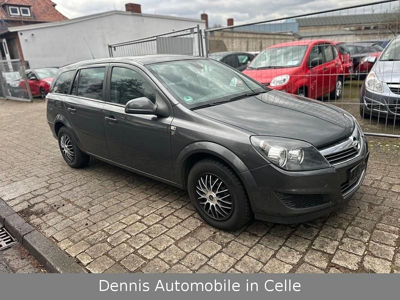 Gebraucht Opel Astra Edition 116 PS (85 kW) 2009 Rot Kombi