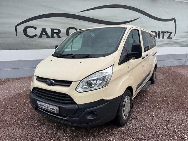 Beige Gebraucht 2018 Ford Tourneo Van / Kleinbus | 15.500 € - Bild 1/4