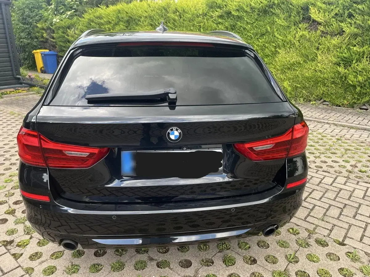 Gebraucht BMW 520 190 PS (139 kW) 2018 Schwarz Kombi