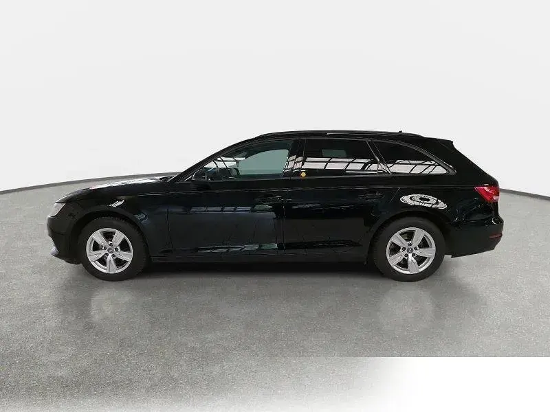 Gebraucht Audi A4 Basis 150 PS (110 kW) 2018 Schwarz Kombi