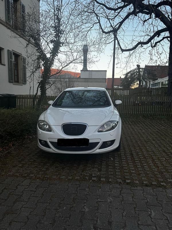 Weiß Gebraucht 2008 Seat Leon Kleinwagen | 4.500 € (Fairer Preis) - Bild 1/4