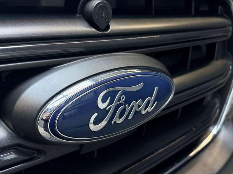 Gebraucht Ford Transit 170 PS (125 kW) 2021 Silber Van / Kleinbus